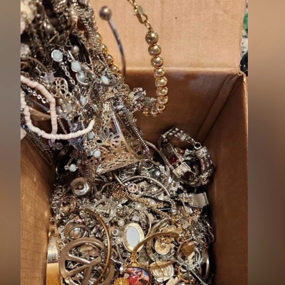 Tangled Jewelry Lot | Unsearched Mystery Mix | 1 LB Bulk Pull | Fast Favorite!
